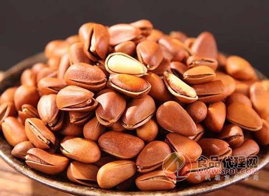 斗篷式大衣街拍LOOK 时髦大气凸显欧美大牌范：JDB电子